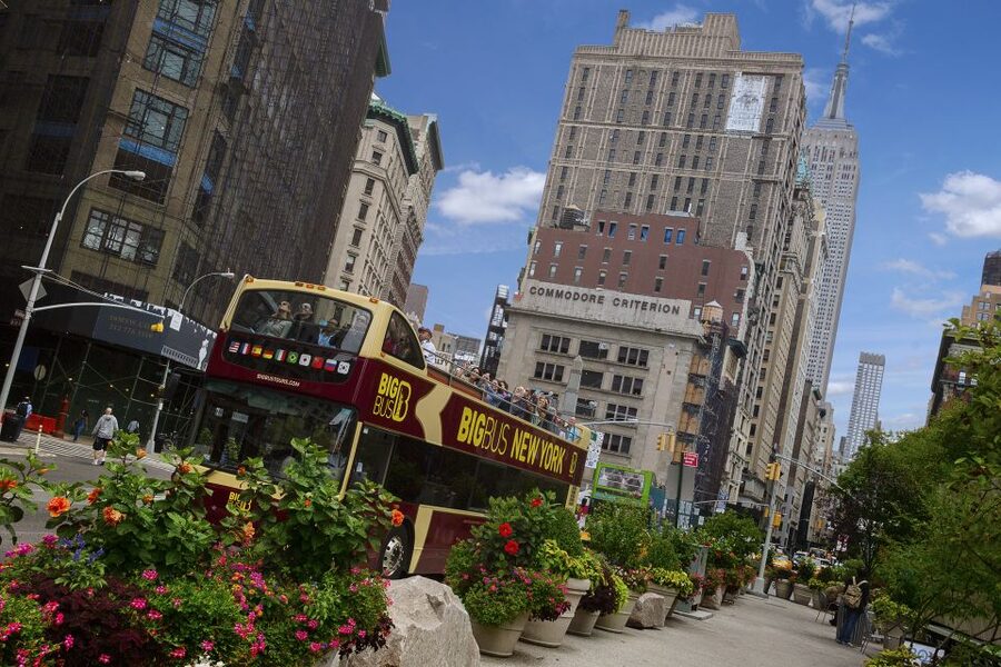 NY: Statue of Liberty, Empire State, and Hop-on Hop-off Tour - App, Audio, and Earbuds: Use the Tech to Cut Confusion