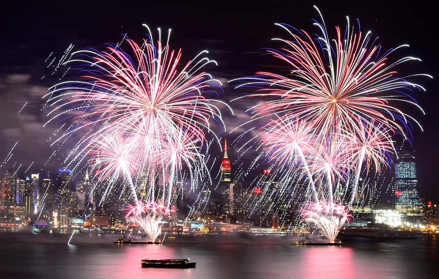 NYC: 4th of July Fireworks Party Cruise with Buffet & Drinks - Boarding at Circle Line: beat the heat and the bottleneck