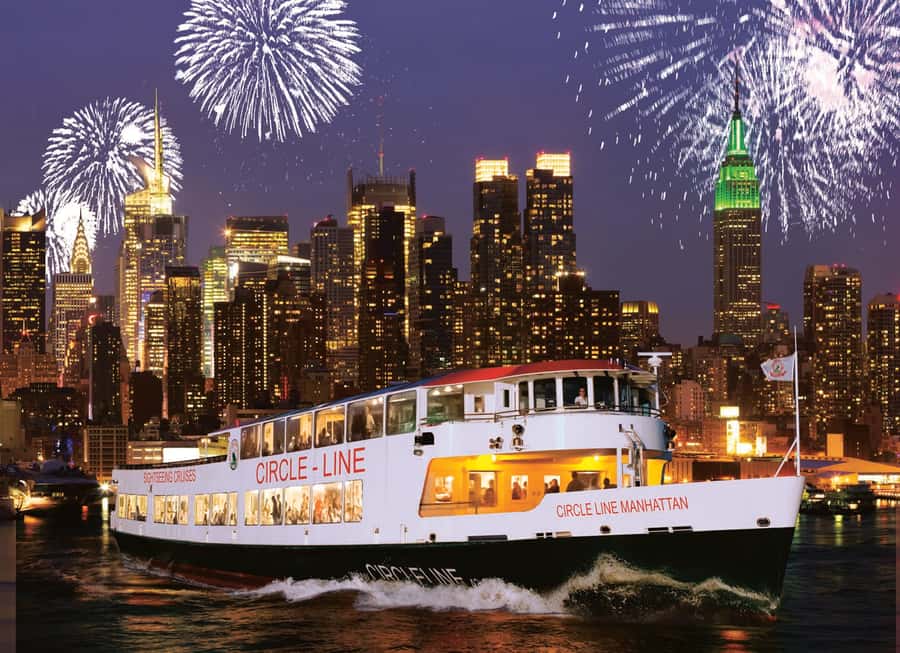 NYC: 4th of July Fireworks Party Cruise with Buffet & Drinks - What you eat: Fourth of July buffet with classic BBQ energy
