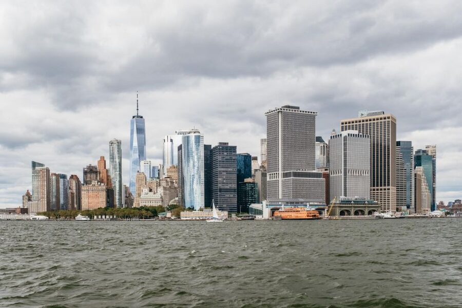 NYC: Around Manhattan Official NYC Architecture Cruise - Getting Set for 165 Minutes of Architecture From the Water