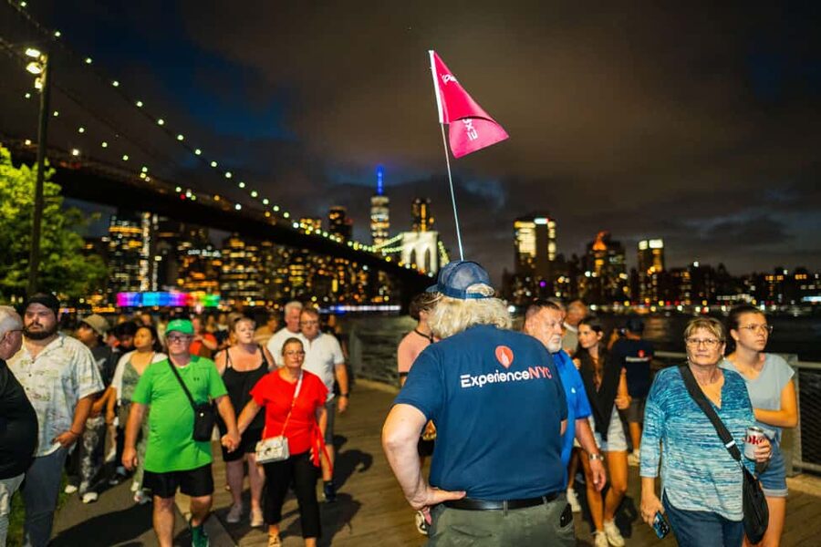NYC at Night: 3-Hour Luxury Bus Tour of Top Highlights - Midtown Glow on Fifth Avenue: Rockefeller Center and St. Patrick’s Under Lights