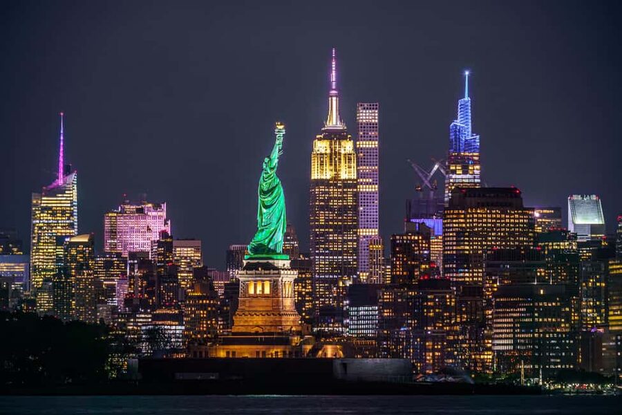 NYC at Night: 3-Hour Luxury Bus Tour of Top Highlights - The Luxury Coach Experience: Comfortable and Built for City Driving