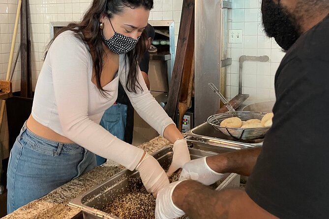 NYC Bagel Tours: Midtown's Iconic Bagels - Bagel Pub: the 45-minute warm-up that sets your taste expectations