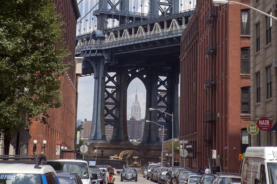 NYC: Brooklyn Bridge and Dumbo District Walking Tour - Photo opportunities that don’t waste time