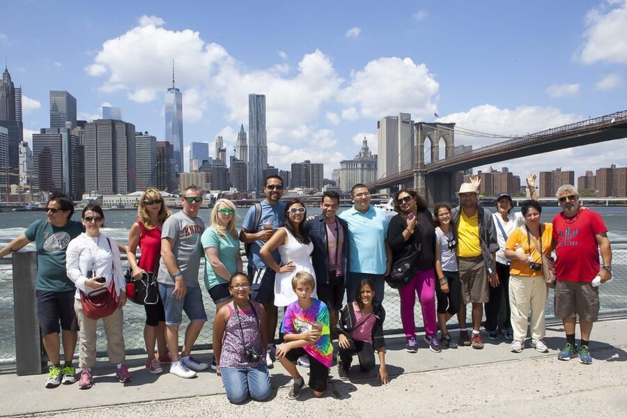 NYC: Brooklyn Bridge and Dumbo District Walking Tour - Guides and pacing: what to look for during the tour