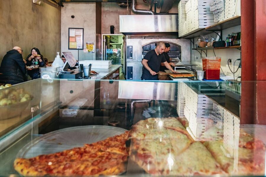 NYC: Brooklyn, Bronx, Queens Sightseeing Bus Tour - Lunch and the empanada stop: where you should plan to spend your appetite