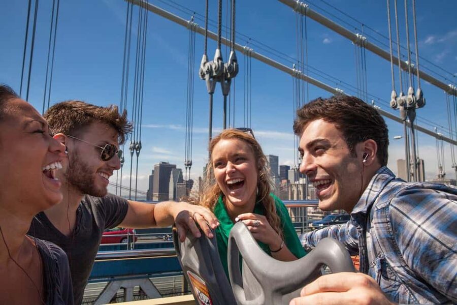 NYC: Brooklyn & DUMBO Bus and Walking Tour with Local Guide - Iconic Photo Stops: When to Aim for the Manhattan Bridge and Brooklyn Bridge Park