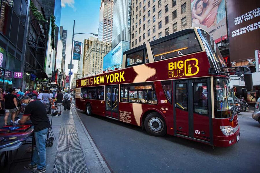 NYC: Brooklyn & DUMBO Bus and Walking Tour with Local Guide - From M&M’s World to Midtown Icons: The Bus Ride With Intent