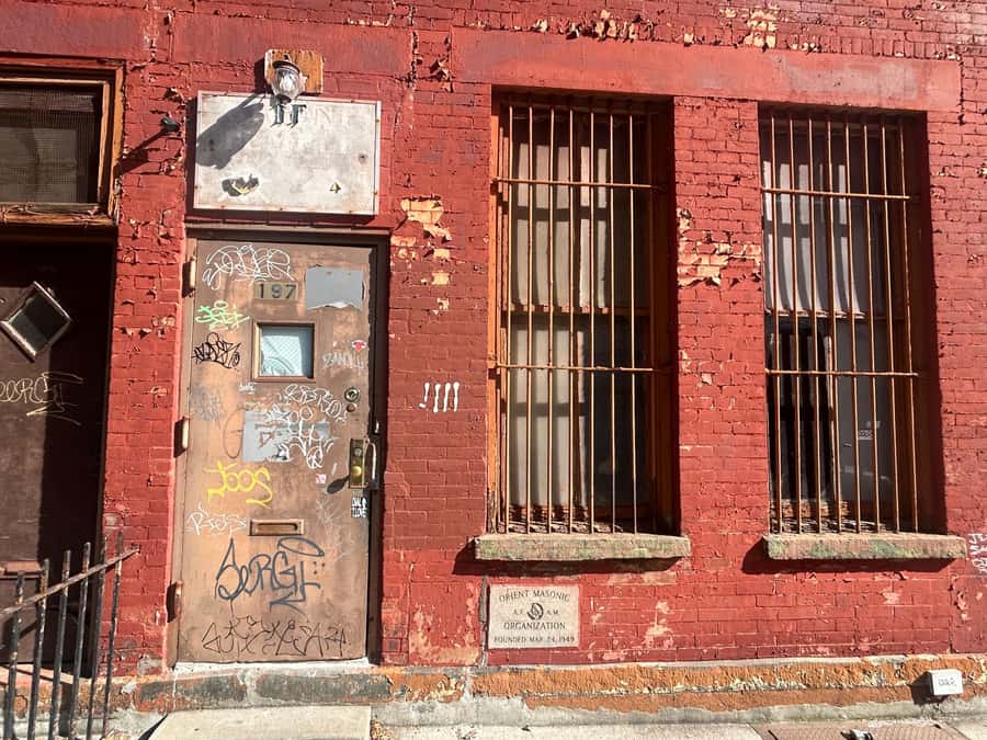 NYC, Brooklyn: Notorious Biggie Smalls Themed Walking Tour - The park stop and the named basketball court: Biggie meets community memory