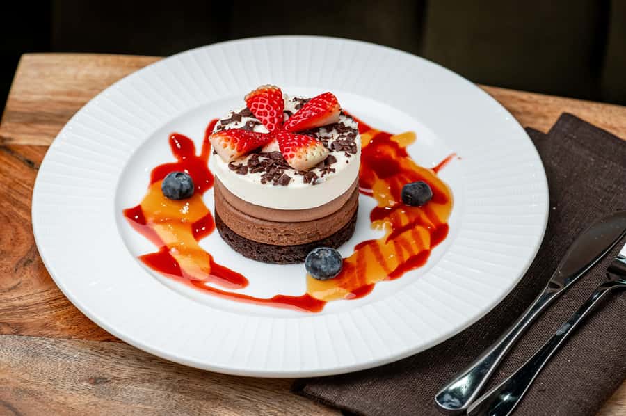 NYC: Central Park Cafe Scenic Lunch & Dinner Experience - Who this experience suits best