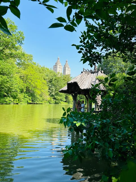 NYC: Central Park guided walking tour - Tavern on the Green and Pinebank Arch: finishing with recognizable punch