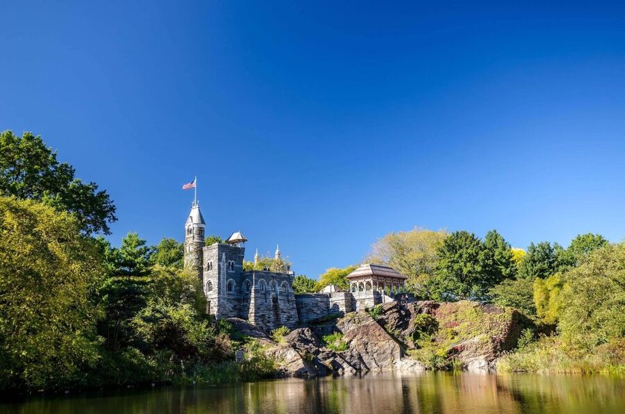 NYC: Central Park Guided Walking Tour English-Spanish - Alice in Wonderland and The Ramble: whimsy plus quiet paths