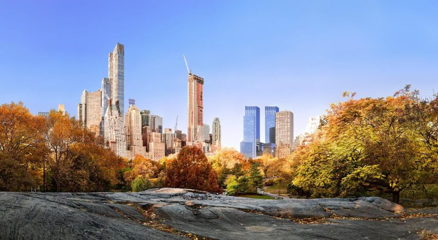 NYC: Central Park Guided Walking Tour English-Spanish - Belvedere Castle: the viewpoint moment in the middle of the park