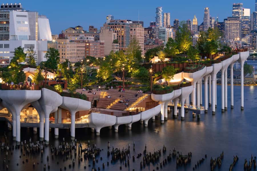 NYC: Chelsea District Private Guided Walking Tour - Getting Started at Pier 57 (and Finding Your Guide Fast)