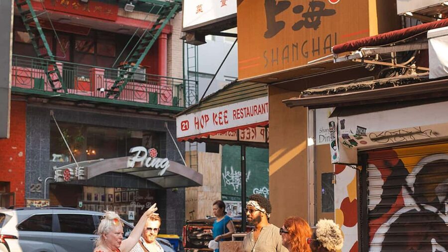 NYC: Chinatown & Little Italy Food Tour (4 Food Stops Incl.) - Stop with dim sum at Mei Lai Wah