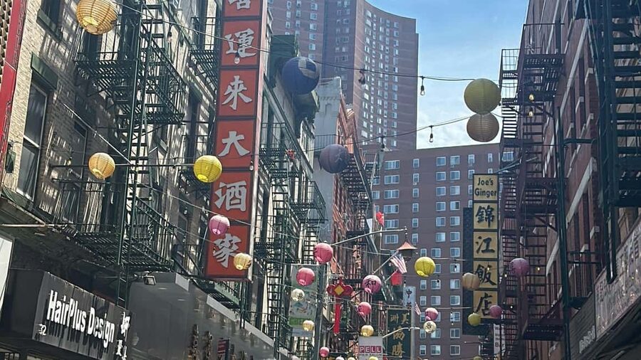 NYC: Chinatown & Little Italy Food Tour (4 Food Stops Incl.) - Mott Street Fish Market: where the neighborhood eats