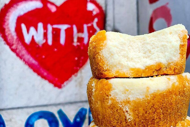 NYC: Chinatown & Little Italy Food Tour with 7 Flavorful Tastings - The guide factor: why people keep saying “come hungry” and “stay warm”