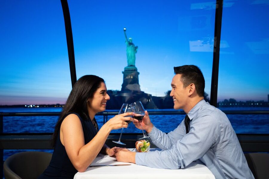 NYC: Christmas Eve Gourmet Brunch or Dinner Harbor Cruise - Key things to know before you go