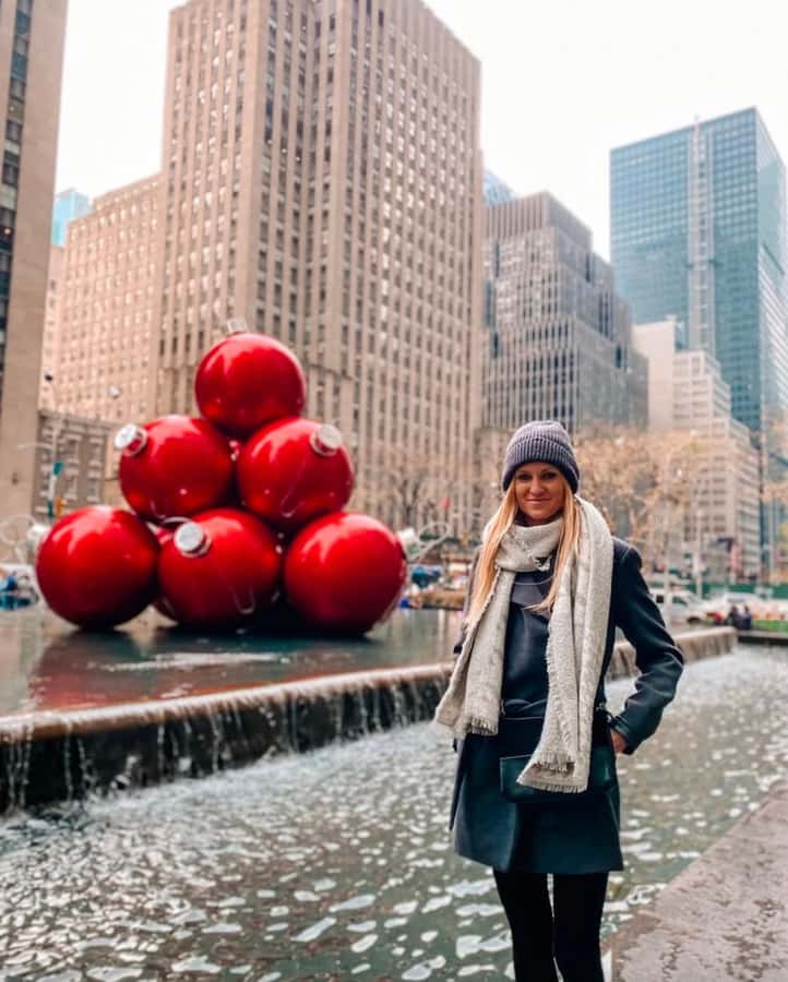 NYC: Christmas Holiday Guided Walking Tour with Dessert - Radio City Music Hall: the iconic exterior that anchors the whole scene