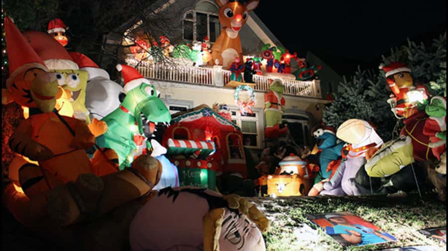 NYC: Christmas Lights Dyker Heights, Bay Ridge and DUMBO - Guides and service: what you can expect from the people leading it