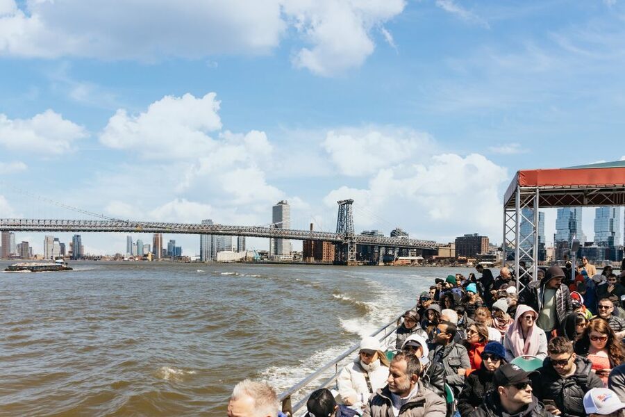 NYC: Circle Line 1.5-Hr Landmarks Skip-The-Box-Office Cruise - Onboard comfort: WiFi, restrooms, and choosing your viewing spot