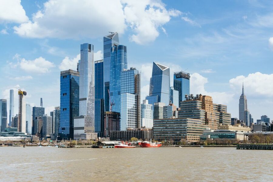NYC: Circle Line 1.5-Hr Landmarks Skip-The-Box-Office Cruise - What you’ll see first: lower Manhattan and the Battery area