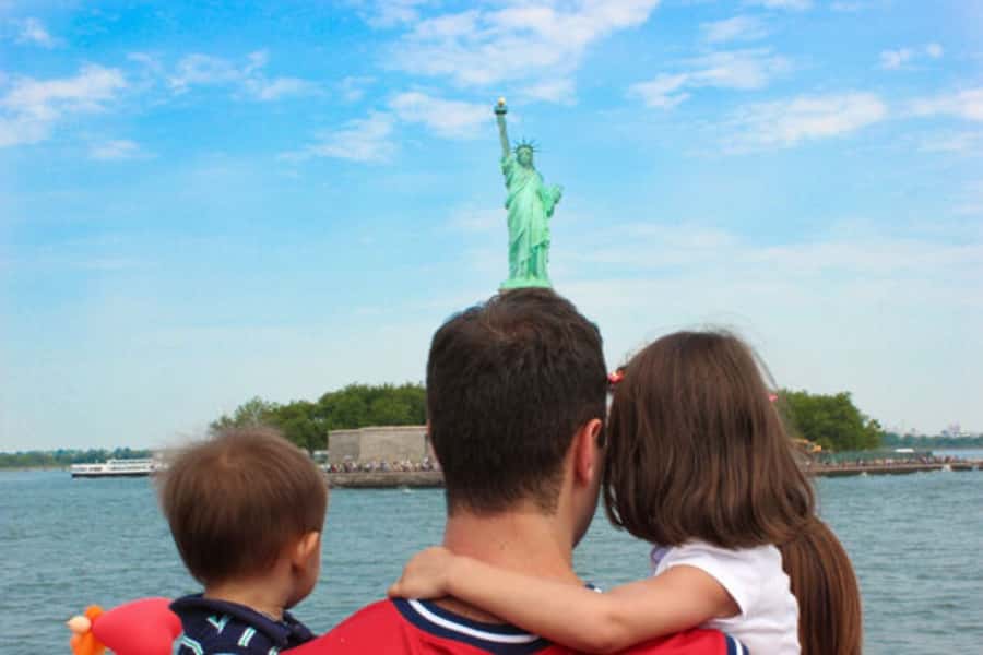 NYC: Circle Line 1-Hr Statue of Liberty Skip-The-Line Cruise - One World Trade Center From the Water: A Thoughtful Contrast