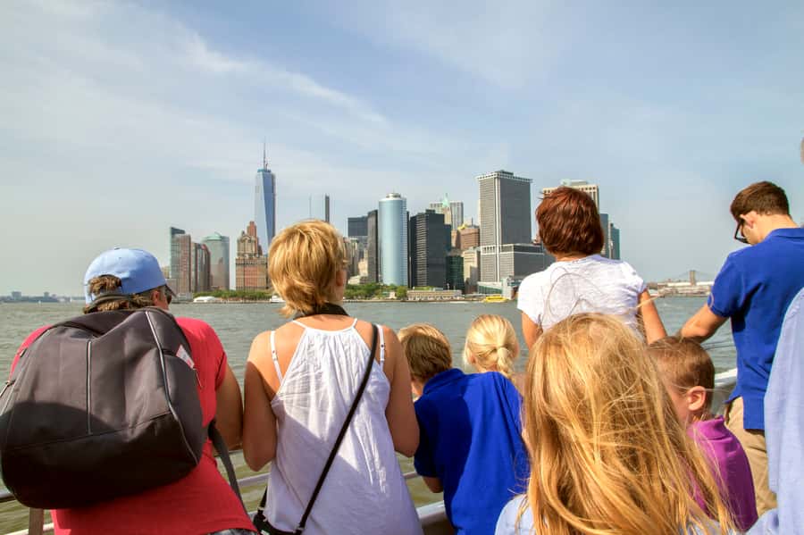 NYC: Circle Line 1-Hr Statue of Liberty Skip-The-Line Cruise - Statue of Liberty Photo Stop: The Within-100-Feet Advantage