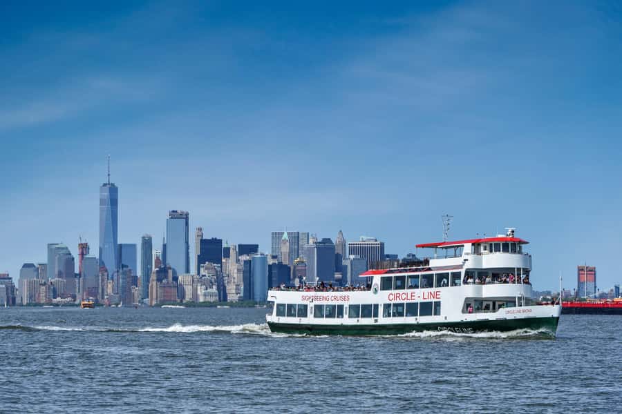 NYC: Circle Line 1-Hr Statue of Liberty Skip-The-Line Cruise - Ellis Island History: Powerful From the Boat, Not From a Tour Stop