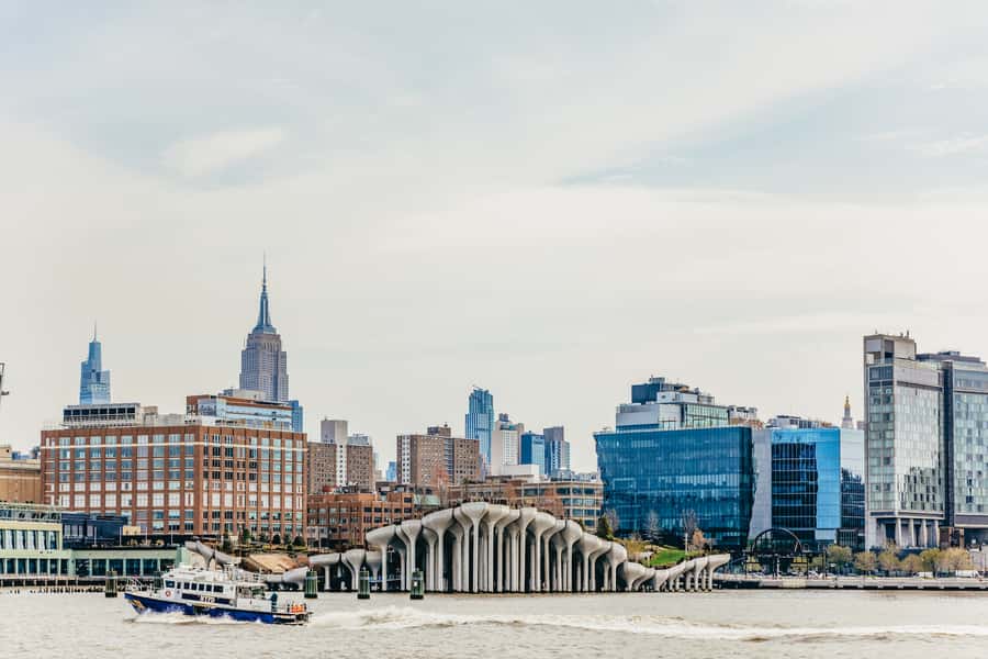 NYC: Circle Line 2.5 Hour Best of NYC Boat Cruise - Who should book this cruise, and who might skip it