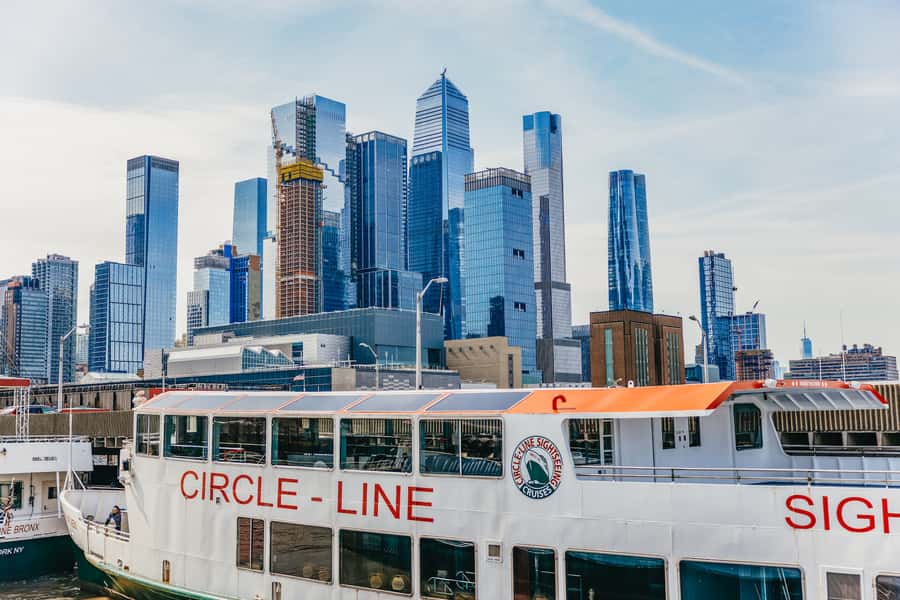 NYC: Circle Line 2.5 Hour Best of NYC Boat Cruise - Seating and comfort: indoor-outdoor flow without the chaos