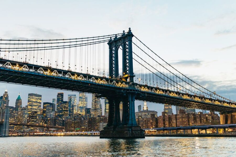 NYC: Circle Line 2h Harbor Lights Cruise Skip-The-Box-Office - South Street Seaport and Dumbo: Where the Waterline Feels Like Movie Sets