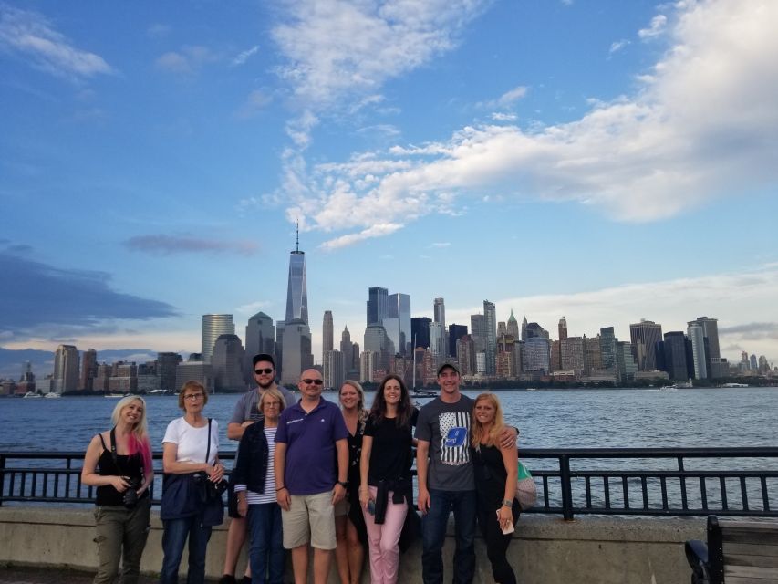 NYC: City Skyline Sightseeing MiniBus Tour at Night - Hoboken Break: Carlo’s Bakery and a Walk-Plus-View Moment