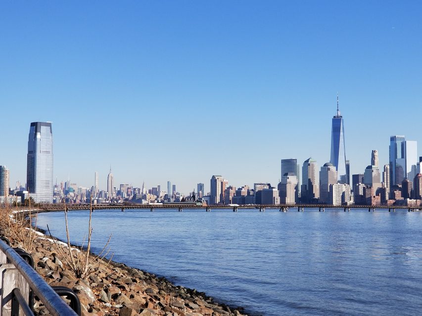 NYC: City Skyline Sightseeing MiniBus Tour at Night - Frank Sinatra Statue and Hamilton Park: Small Stops, Fun Stories