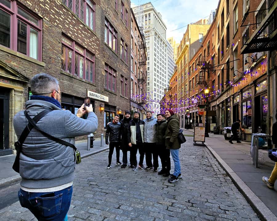 NYC Contrasts Tour: Harlem, Bronx, Bushwick, Queens, and Brooklyn - Dumbo, Chinatown, or Little Italy: Finishing With Options
