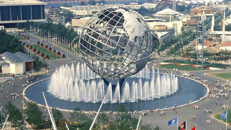 NYC: Contrasts Tour of Harlem, The Bronx, Queens & Brooklyn - Harlem’s famous music stops, plus a strong neighborhood intro