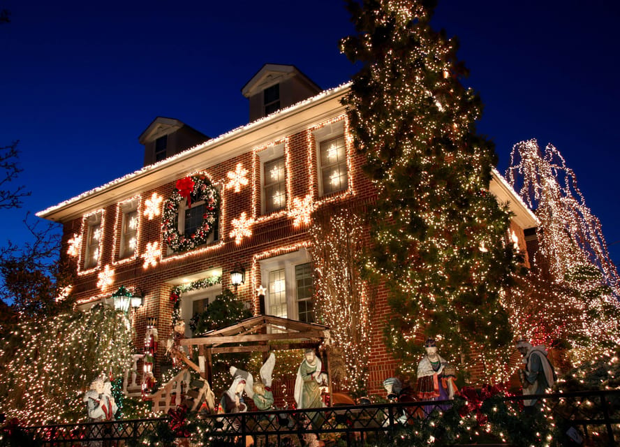 NYC: Dyker Heights and NYC Holiday Lights Luxury Bus Tour - One World Trade Center and New York Harbor: two tones in one route