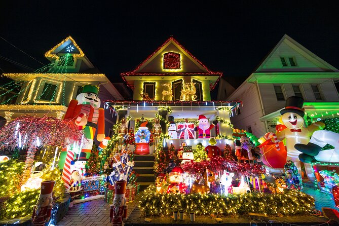 NYC: Dyker Heights Christmas Lights Express Hot Coco+Santa Cookie - Key Highlights Before You Go