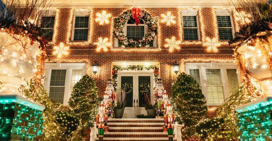NYC: Dyker Heights Christmas Lights & Skyline View Bus Tour - Rolling from Midtown to Dyker Heights: the bus part you’ll actually appreciate