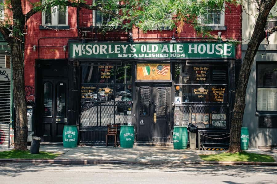 NYC: East Village & Midtown Irish History Walking Tour - Union Square and 5th Avenue: politics and power moves