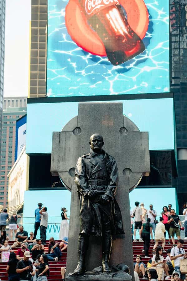 NYC: East Village & Midtown Irish History Walking Tour - Duffy Square and the Fighting 69th Regimental legacy