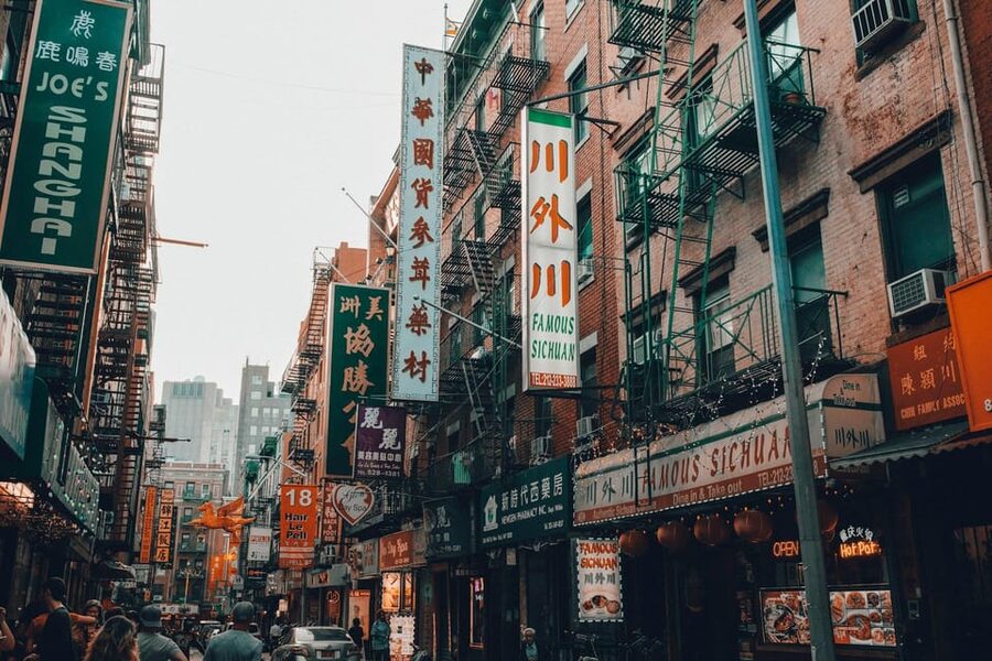 NYC: Eat 4 New York Foods & See 30 Sights Walking Tour - Key highlights worth knowing