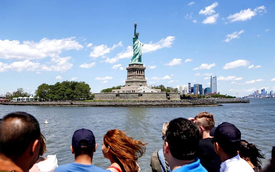 NYC: Ellis Island Private Tour with Liberty Island Access - Guide quality matters here, and it shows