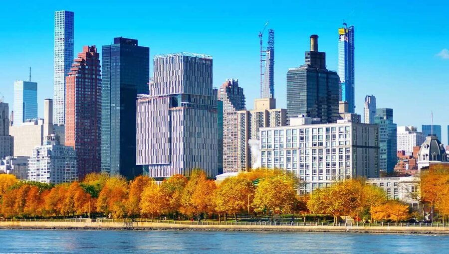 NYC: Fall Foliage Cruise with Live Guide - The fall photo route: Palisades, Met Cloisters, and the Liberty/Ellis view