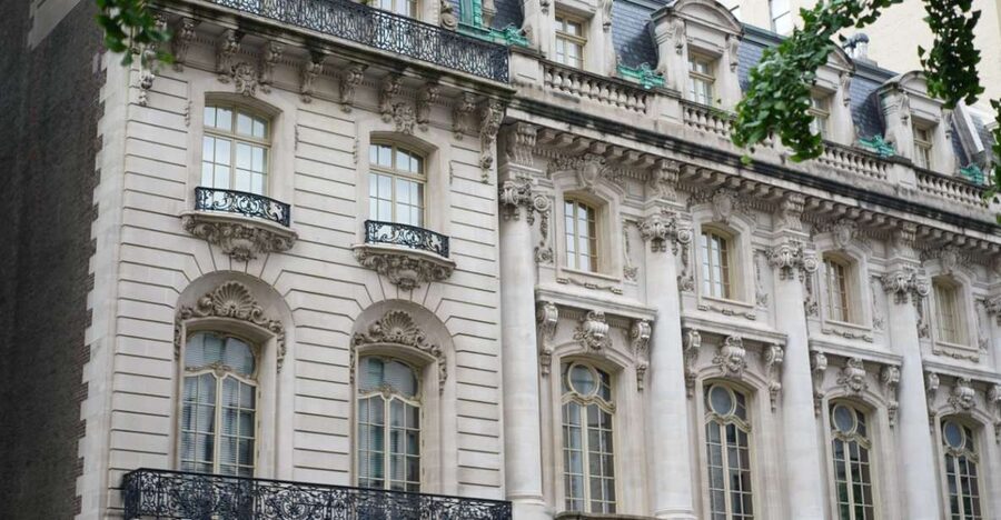 NYC: Fifth Ave Gilded Age Mansions Guided Walking Tour - Meeting at Sherman and hearing every word with headsets