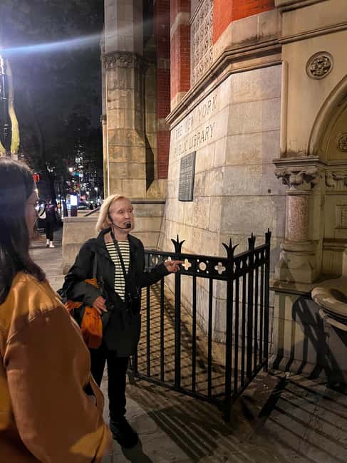 NYC: Ghosts of Greenwich Village 2 Hour Walking Tour - Meeting at Waverly Diner: How the Tour Finds Its Rhythm