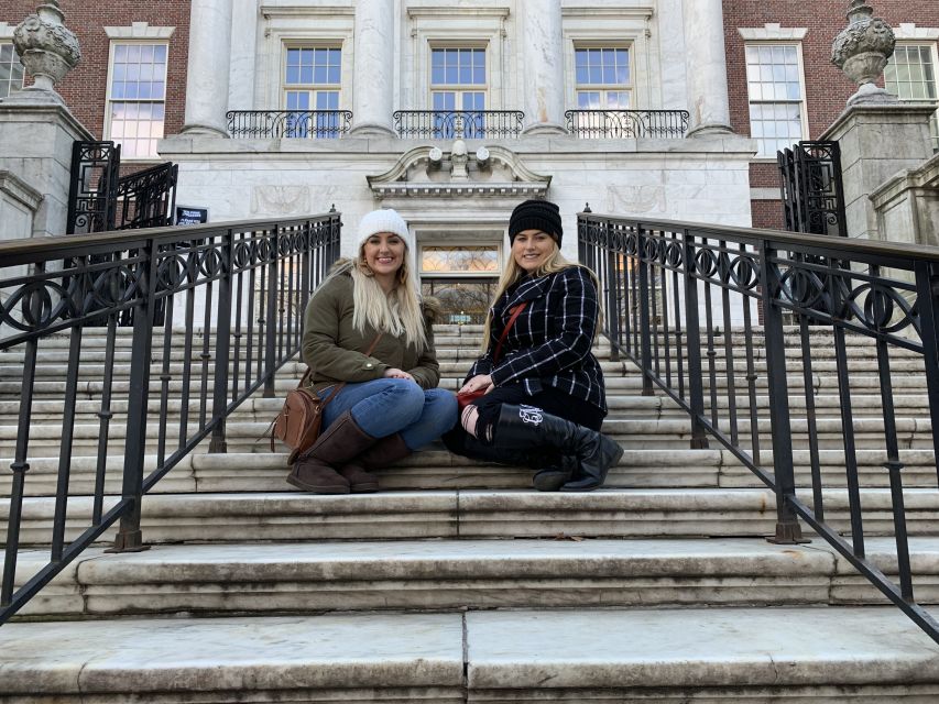 NYC: Gossip Girl Sites Bus Tour - What this tour feels like: Gossip Girl, but on real streets