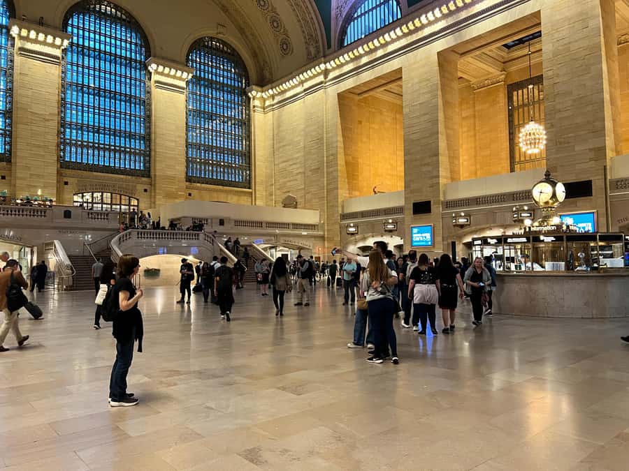 NYC: Grand Central Terminal History and Mysteries - Whisper Room, Campbell Apartment, and the Graybar (the fun facts live here)