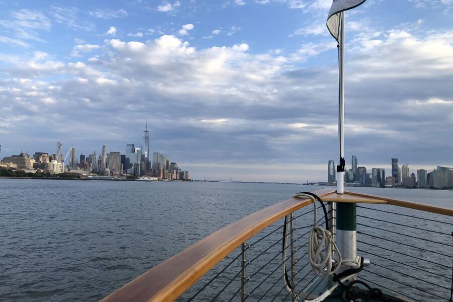 NYC: Grand Palisades Fall Foliage Yacht Tour - Who this cruise is best for