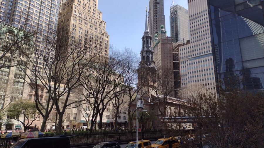 NYC: Gray Line Guided 5 Hour Manhattan Premium Bus Tour - High Line (guided walk): why this stop works